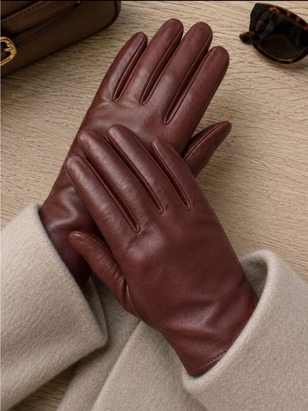 Classic Women's Leather Gloves in Chestnut Brown Sz M NEW with flaw PriceFirm!